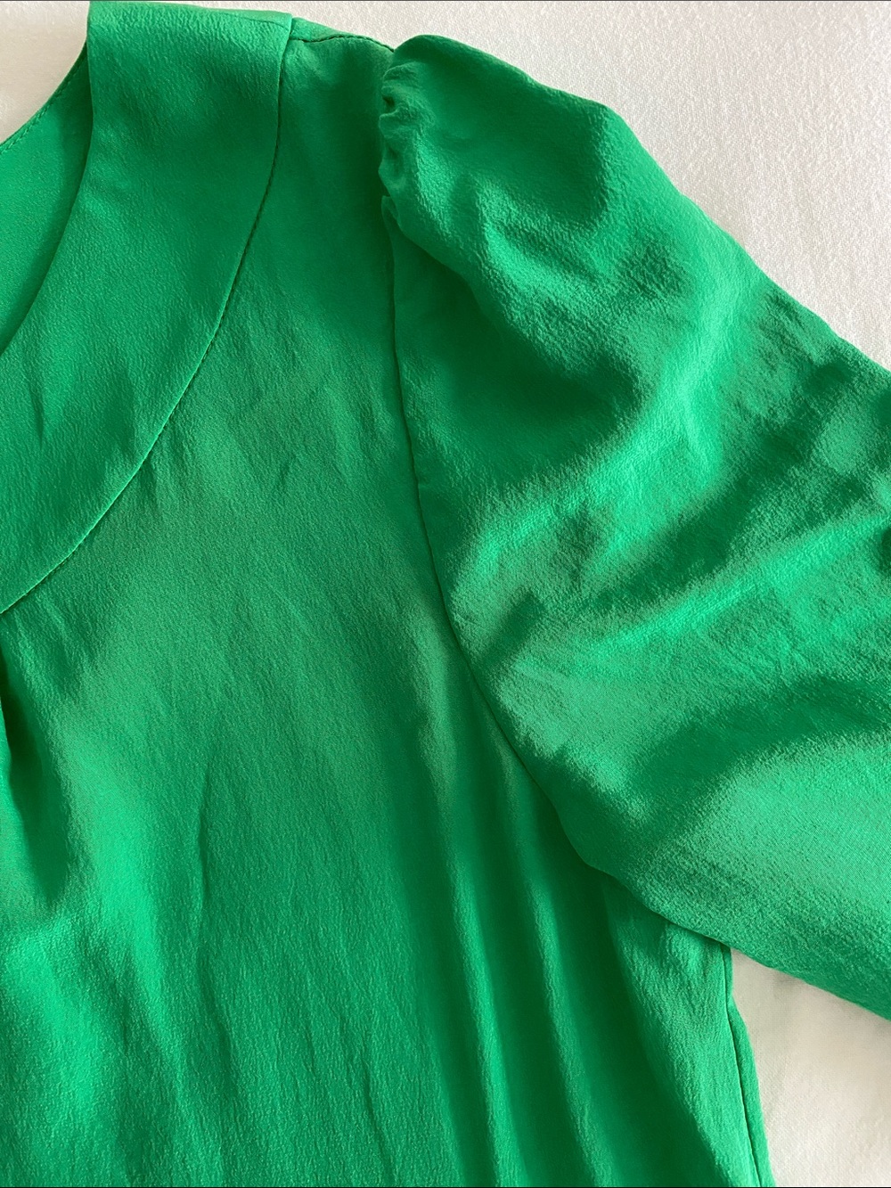 kate spade 100% Silk Kelly Green pleat front blouse 3/4 sleeve Size Medium - Picture 5 of 14